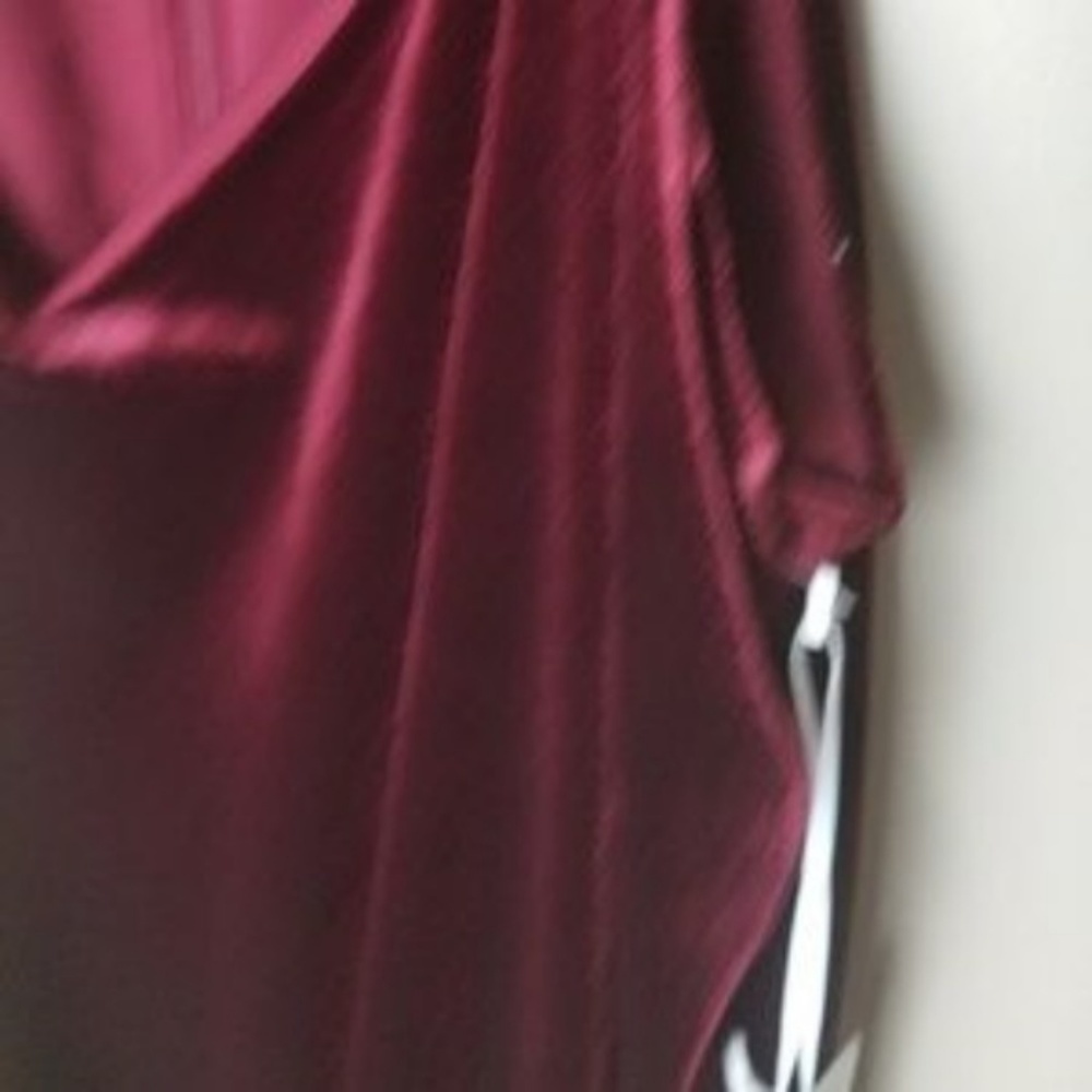 NEW! 1. STATE V-Neck Burgandy Velvet Racerback One-Piece Romper Jumpsuit Small. - Picture 6 of 6
